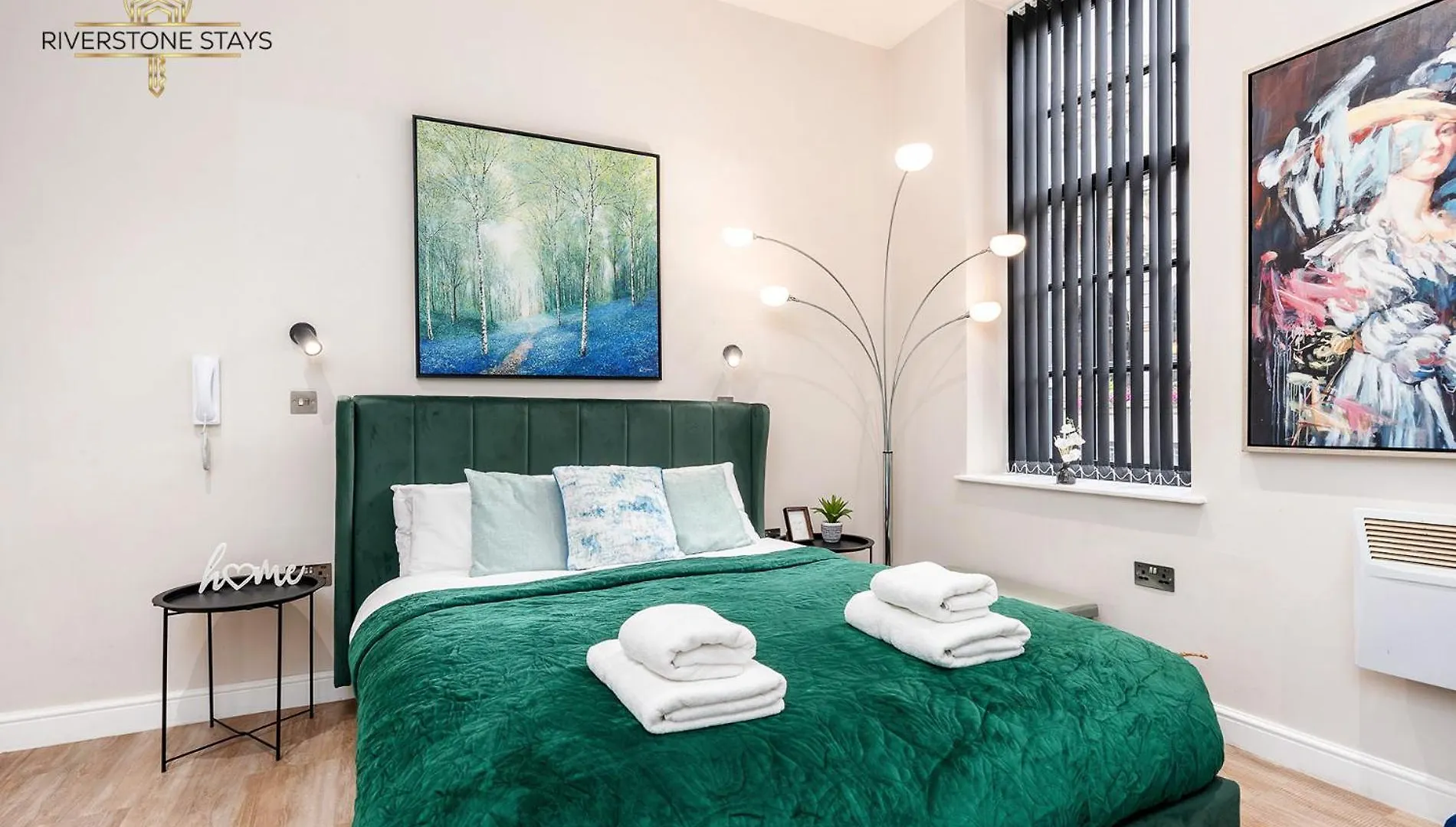 Beautiful Apartment & Central Location & King Size Bed ليدز