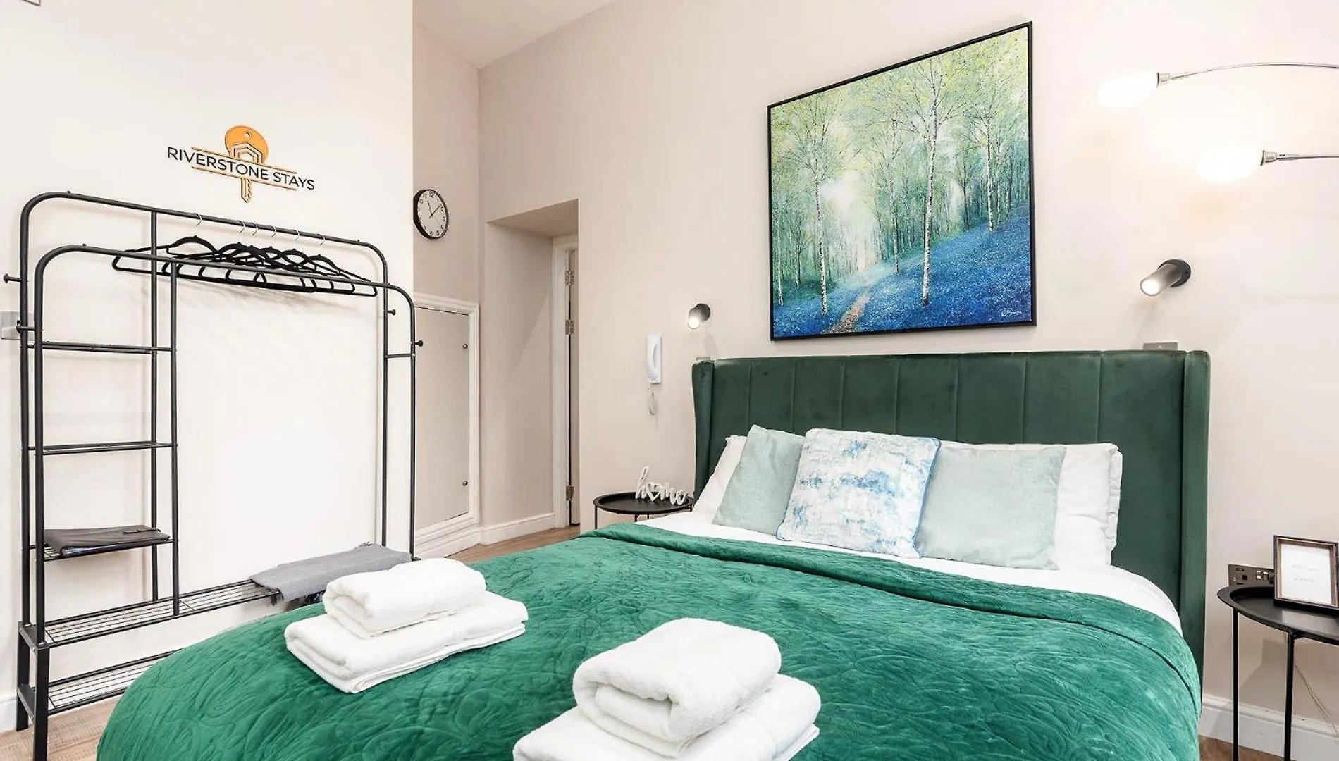 Beautiful Apartment & Central Location & King Size Bed ليدز