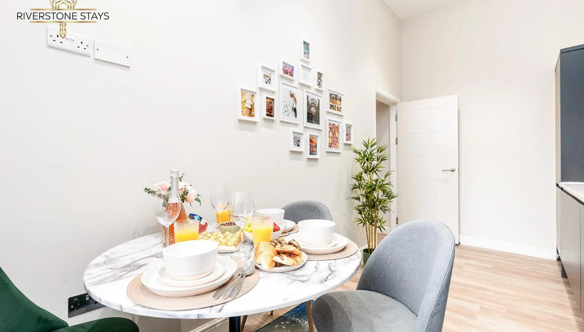 Beautiful Apartment & Central Location & King Size Bed ليدز
